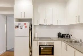 A1 Fantastic Apartment, Minutes from City Parking Included - Image 5