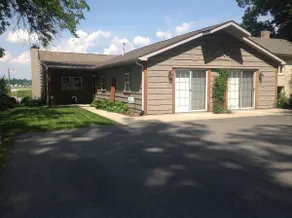 Pine Lake water side Beach House - Image 3