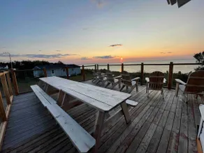 Alizé-Sur-Mer. Sainte-Flavie, Gaspé. - Image 3