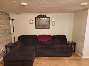 Duplex 10 minutes from downtown Huntington - Image 2