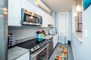 Central Location Suite - Walkable Entertainment - Image 2