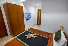 JOY - room with private terrace in French Town - Image 4