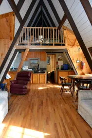 Wilderness Maple Leaf Cabin on Private Lake - Image 3