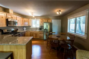 Cozy Cabin home - Image 3