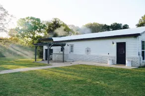 The Farm Cottage near RTJ golf, TN river & UNA. - Image 2