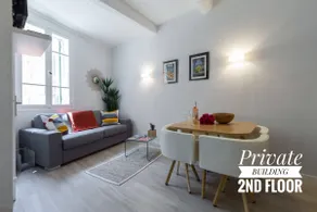 PRIVATE BUILDING, 4 APTS, UNIQUE AT NICE- OLD TOWN - Image 2