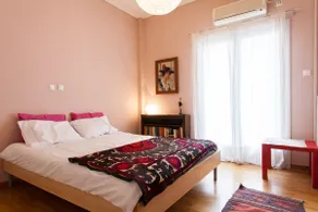 Athens centre, artist's apartment for 4 - Image 4