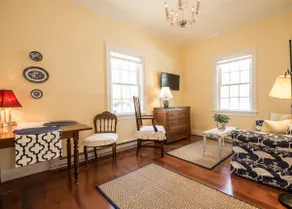 BoutiqueAir cottage, Staunton, VA; Near downtown! - Image 2