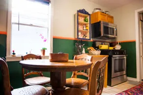 Mulberry Tree Guesthouse, Cottage Near Downtown - Image 5