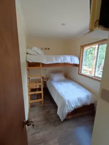 Cabin with tub in rural Achao - Image 5