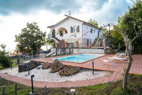 Tenuta Carbone - Con piscina e parcheggio privato - Image 2