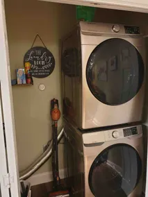 Charlette’s entire beautiful 2 bedroom townhouse - Image 3