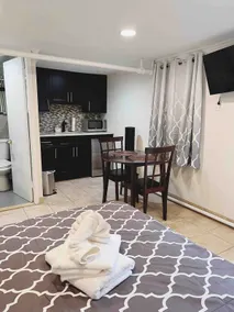 Private Basement, 10 minutes to LGA - Image 4