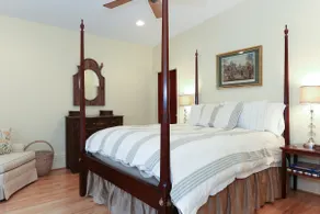 Historic Carriage House + Parking! - Image 4