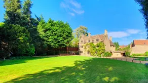 Huge 9 Bed Manor- Gardens, Play Area, Bomb Shelter - Image 2