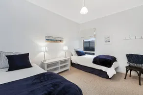 Guildford Cottage - Image 4