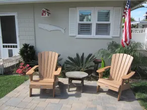 Betty's Beach Bungalow!  STR16-0438 - Image 2
