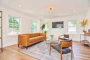 SailHouse Downtown Mystic Lux 2BR Family Getaway 3 Min Walk - Image 4