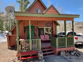 Cozy Lazy Bear Cottage - Image 5