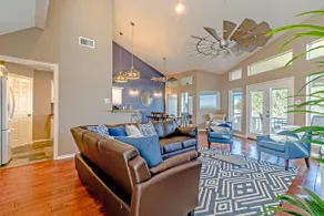 Stunning Waterfront View Fully Renovated! Elevator - Image 4