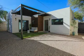 Newly Built! Modern Casita | King bed | Central UA - Image 2