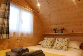 ”Poppy” Cornish Glamping Pod - Image 4