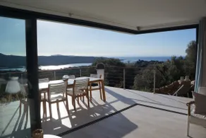 Architect-designed house, jacuzzi & incredible sea view - Image 2