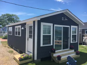 Beautiful Blue Chair Bungalow, East Matunuck - Image 3