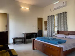 The Garden House - Gangotri room - Image 5