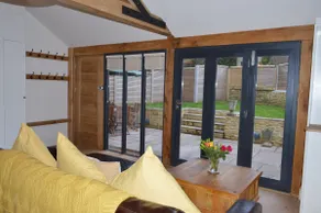 Cedar Lodge 2 ensuite bedroom cottage near Bath - Image 3