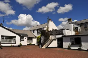 Cavanagh's Self Catering No. 4 - Image 2