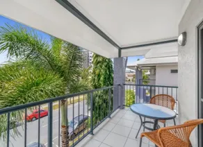 Resort Type Hotel Room in Center of Cairns - Image 2