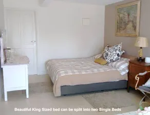 Home and Away Stay- Avalon, Newport, Palm Beach - Image 4