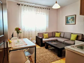 All Seasons Apartments - Free Parking & City Center - Image 3