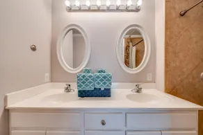 Spacious Basement Home near DT, RDU, 6 BR 8 Beds - Image 4