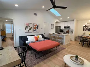 Charming Oak Hill Bungalow / Family Friendly - Quiet Neighborhood - Image 2