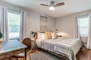 Bit o’ Raleigh Bungalow-Cozy-Close to DT-HappyPets - Image 4