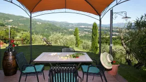 4 bedroom villa with large garden & private pool - Image 4
