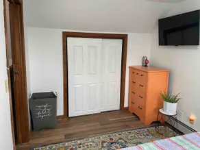 Colorful, Cheerful & Close to downtown Apartment! - Image 3