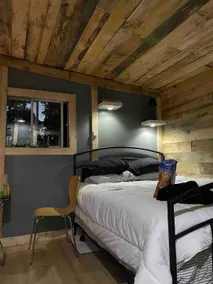 Ocean front rustic cabin - Image 3