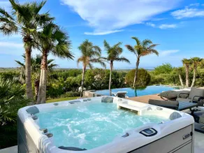 Luxurious villa with pool, jacuzzi and exceptional view! 5 minutes from the beach - Image 2