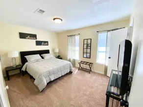 Cozy & Convenient 3 Bedrooms Plus Sleeper Sofa - Image 4