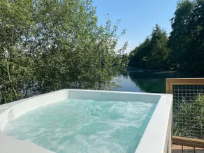 Nature chalet with private spa facing the pond - Image 2