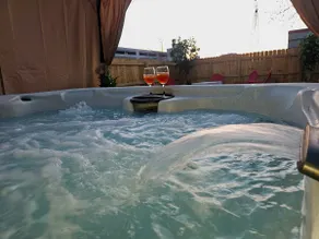 THE RED DOOR! Hot Tub, Splash Pool, Family escape! - Image 2