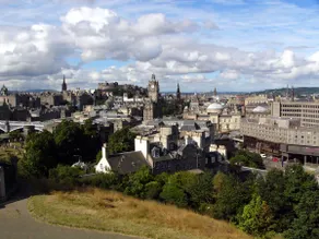 2 Bedroom Apartment on Royal Mile - Image 2