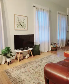 Charming Upstairs One Bedroom Studio Apt Ludlow KY - Image 4