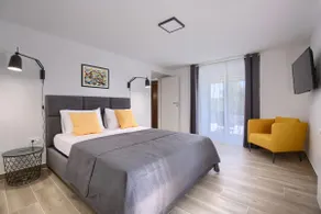 Modern Banjole Apt-5 min to the beach+parking - Image 3