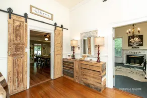 Oak River Company Farmhouse - Image 5