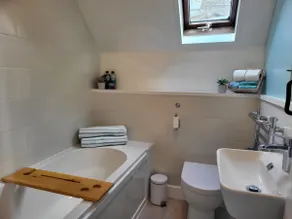 Host & Stay - Gwenelin Cottage - Image 4