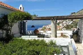 The White House, unique and cosy with great views - Image 2